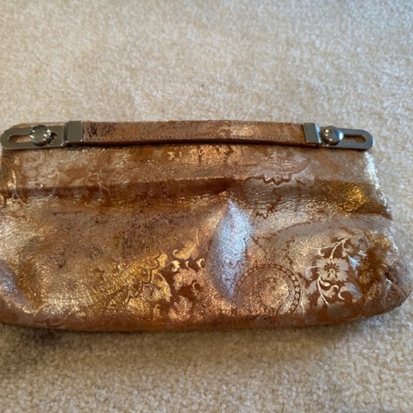 VINTAGE WOMEN'S DUE FRATELLI GENUINE LEATHER HANDBAG, SHINY BROWN & SILVER COLOR - Picture 5 of 11